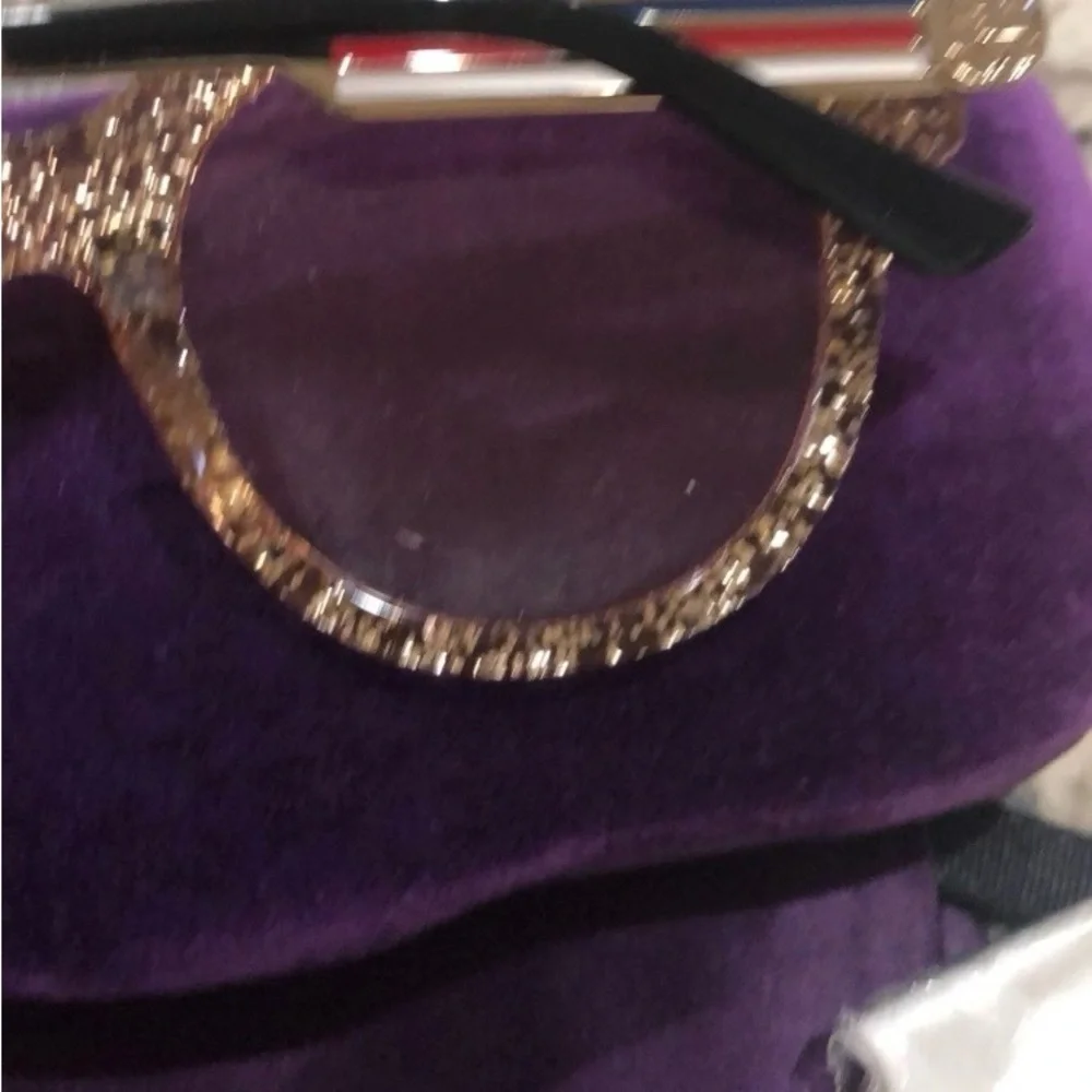 Gucci Sparkling Gold Round Glasses - Picture 4 of 4